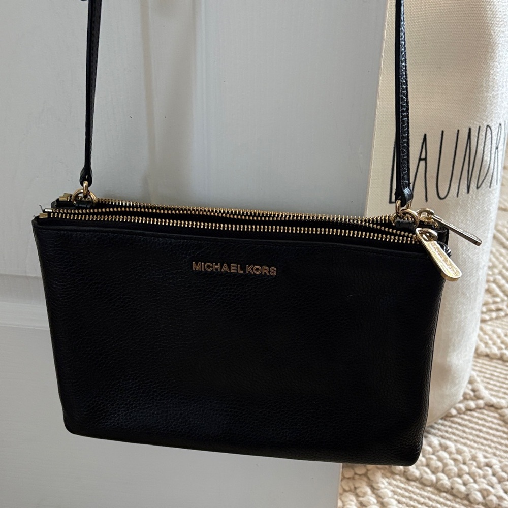 Michael kors crossbody purse